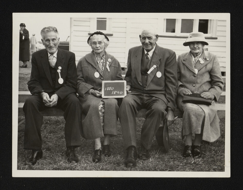 Halkett School - 90 year Anniversary 1960: students years 1880-1890