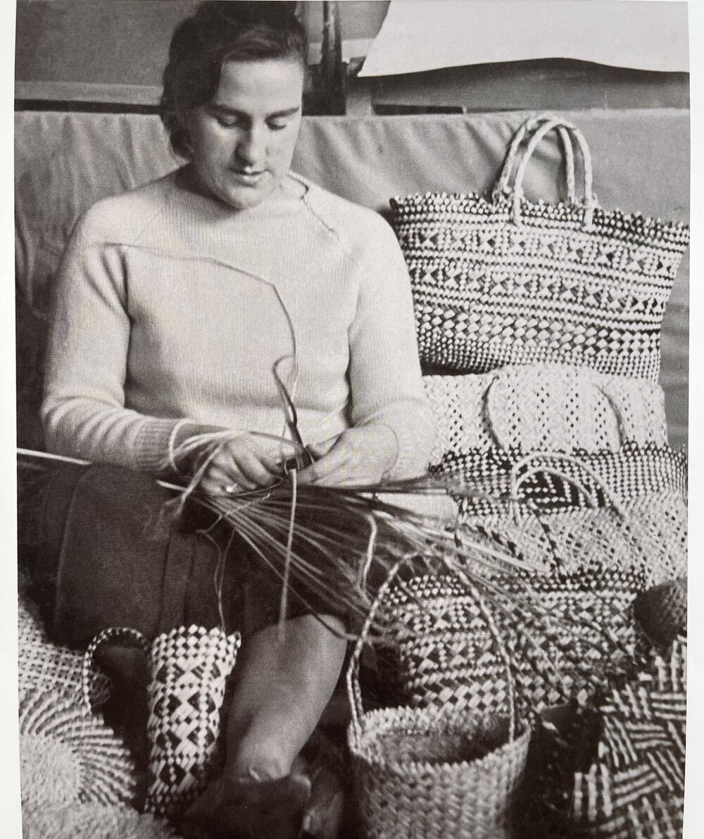 Cath Brown QSO, expert weaver