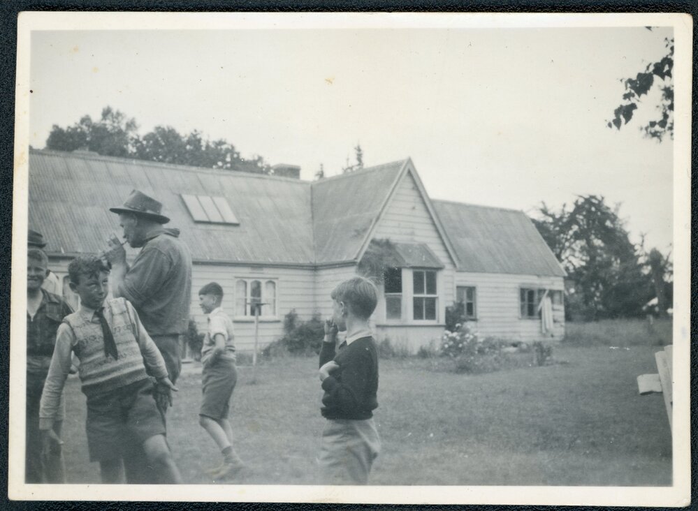 Group outside old Courtenay School, 1956