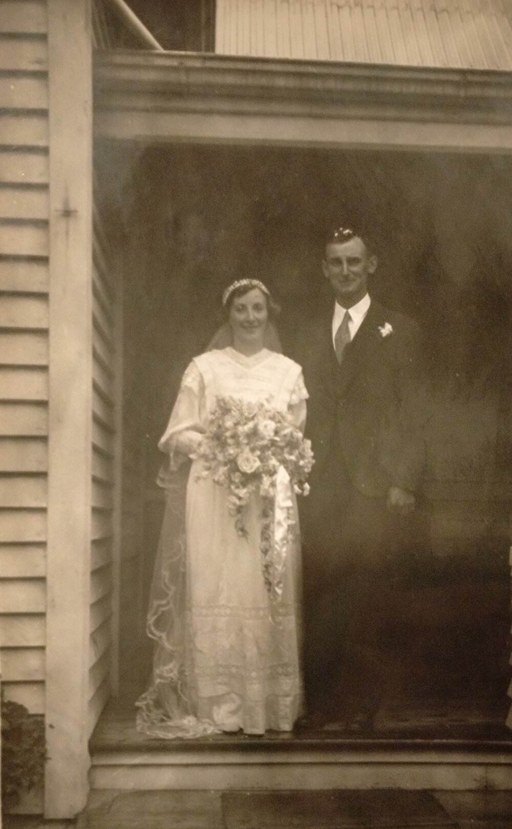 Jean Foster McLachlan and Tom Pearson (Jnr) on their wedding day, 7 November 1936