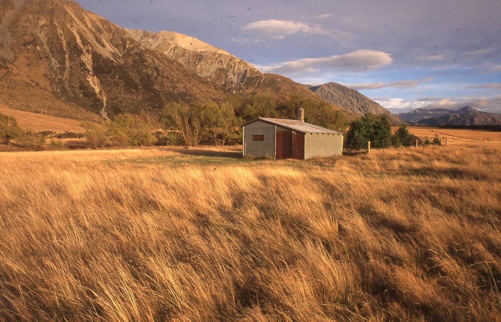Tramper's hut near Moana Rua Lake Pearson