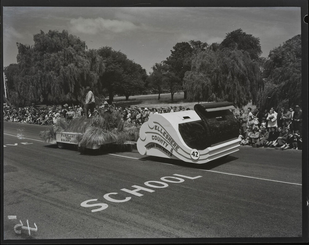 Ellesmere float in Centennial Church Procession, 1950