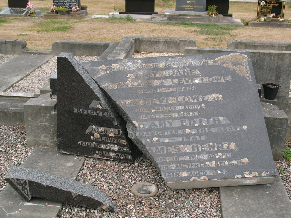 Levi Lowe's family headstone