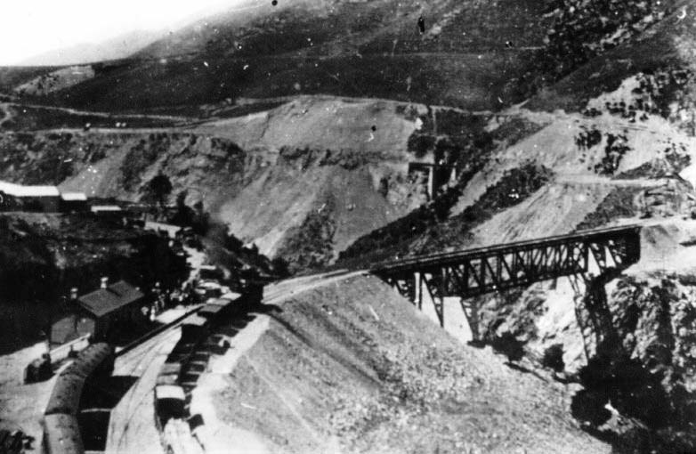 Broken river railway station