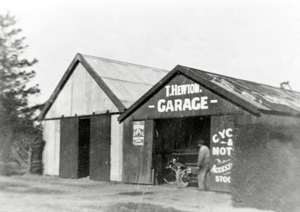 Hewton's Garage, Lincoln, 1922