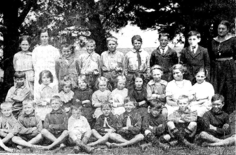 Burnham school pupils and teacher, 1919