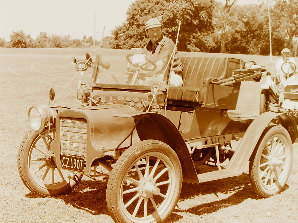 Vintage vehicle parade