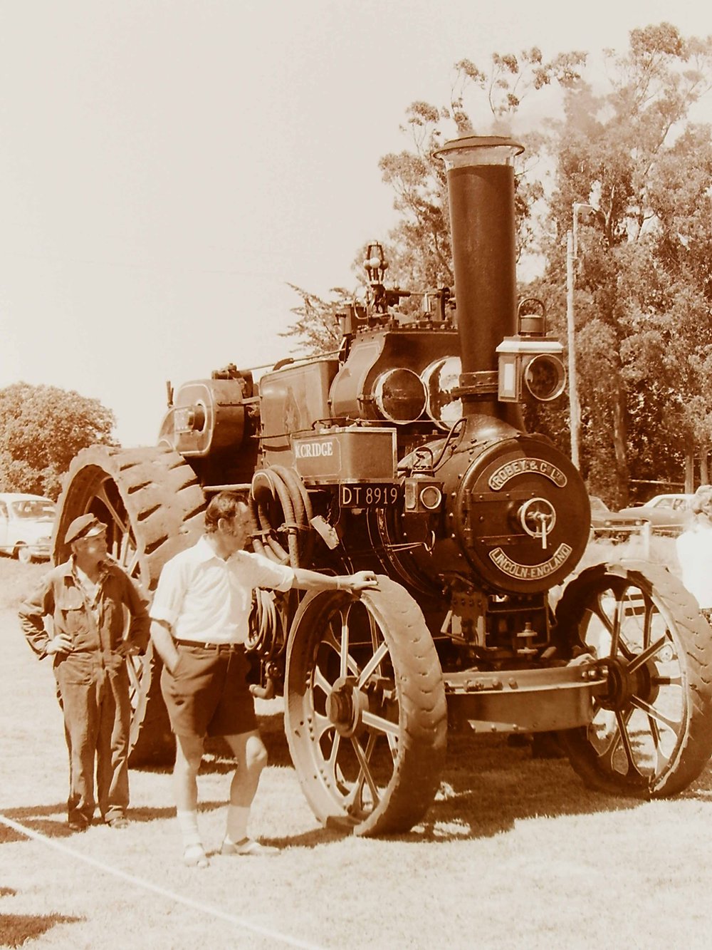 Vintage vehicle parade