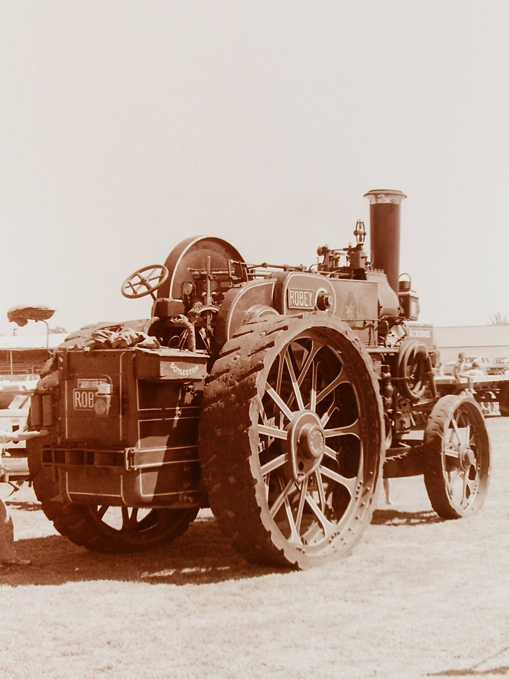Vintage vehicle parade