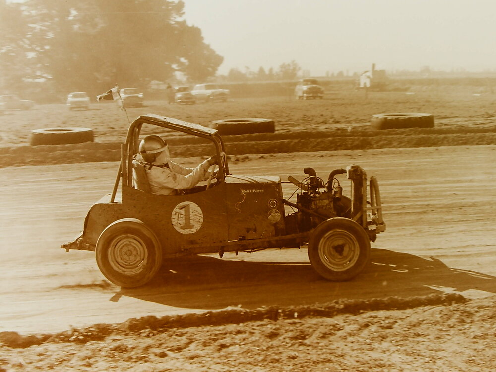 Sprint Car on Dirt Raceway
