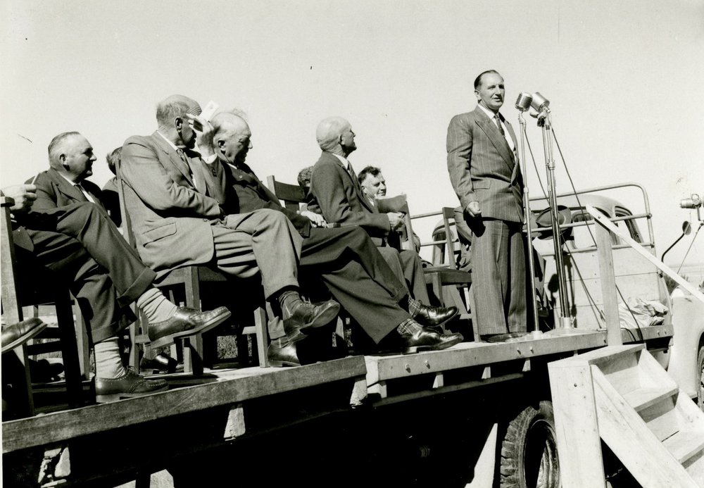 Mr R. Jeal at the Kimberley Water Race opening