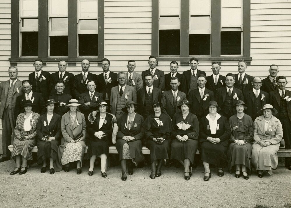 Former students of Annat School 