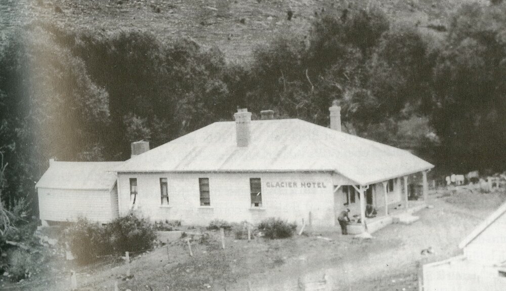 Glacier Hotel in Bealey