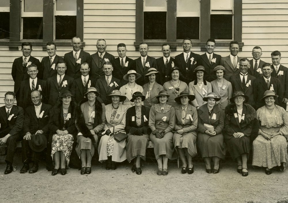 Annat School past students