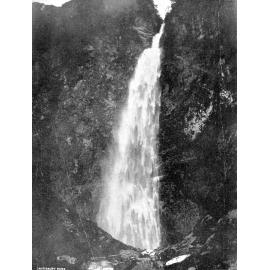 The Devil’s Punch-bowl, Ōtira Gorge 1907