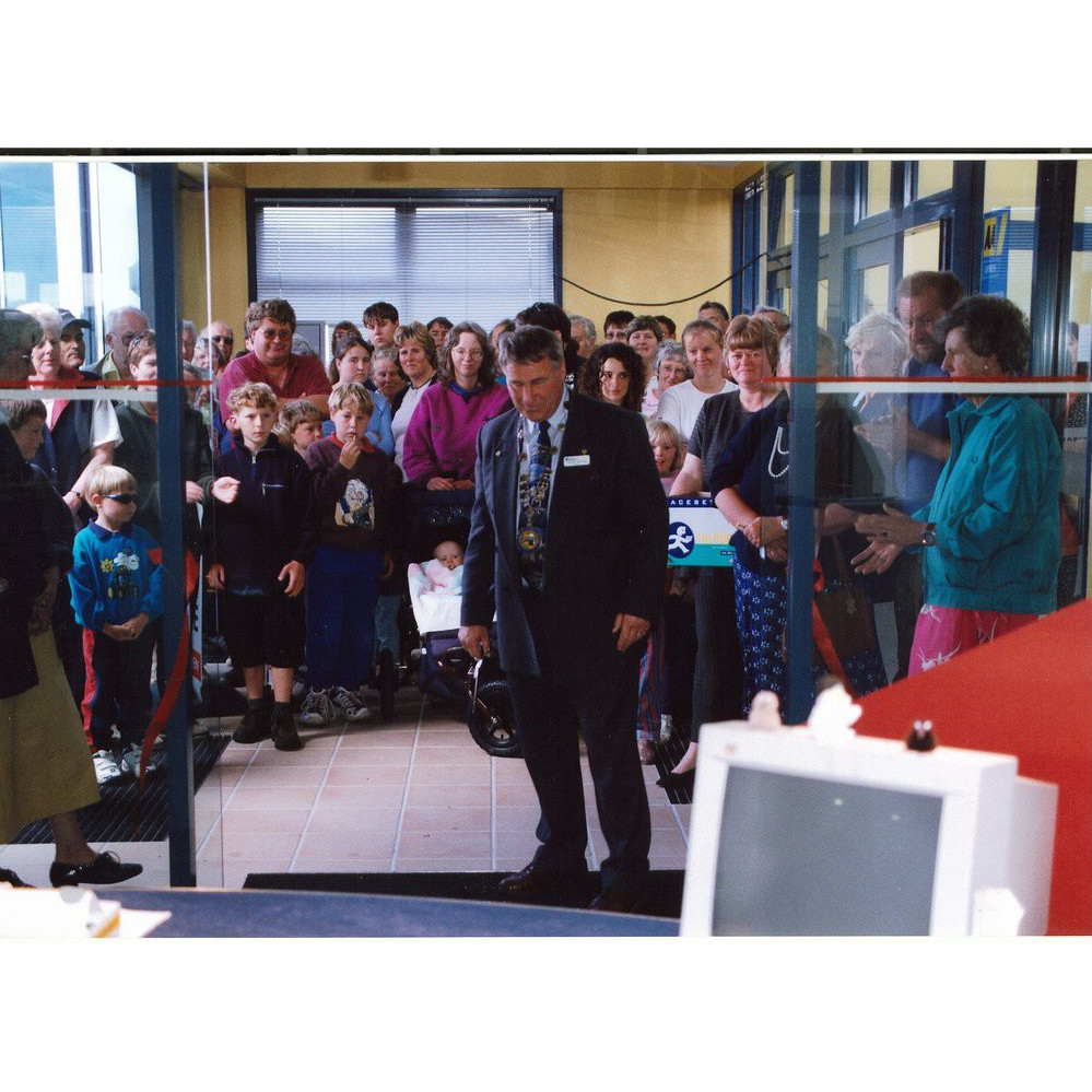 The opening of Rolleston Service Centre and Library in 2000