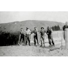 Workmen at Glentunnel