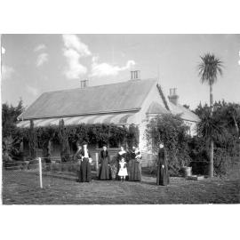 Curragh Family House at Weedons