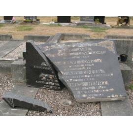 Levi Lowe's family headstone