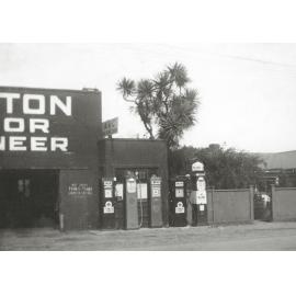 Hewton's Garage, Lincoln, 1930s