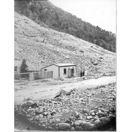 House in Otira slip from the left-hand view, 1917