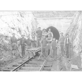 Midland tunnel workers