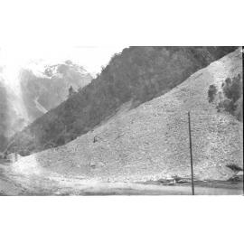 Another view of the slip at Ōtira, 1917