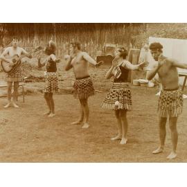 Kapa Haka at community hangi