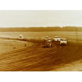 Dirt car race 
