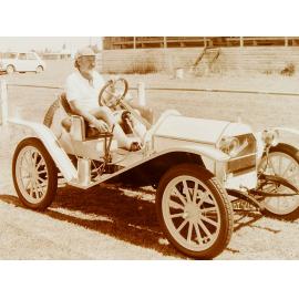 Vintage vehicle parade