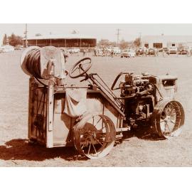 Vintage vehicle parade