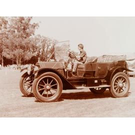Vintage vehicle parade