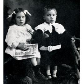 A young Mona with her brother Ted in the 1910s