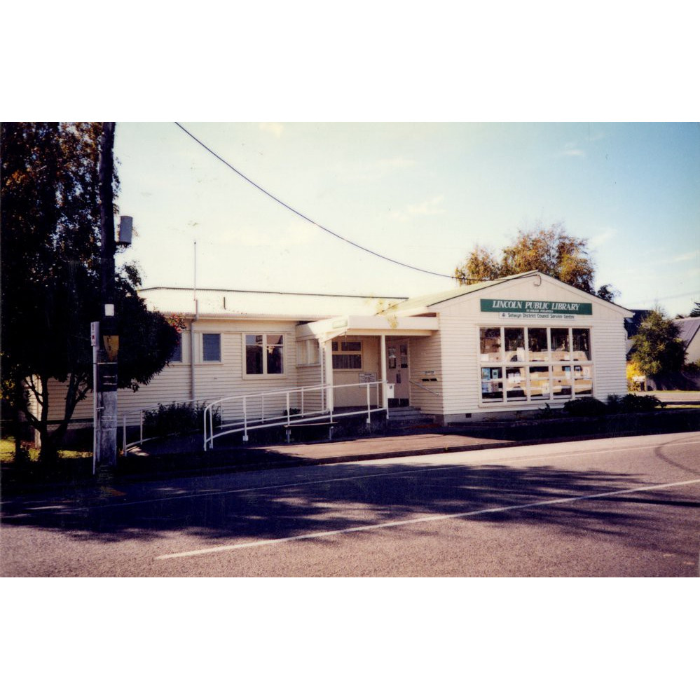Lincoln Library opening, 2000