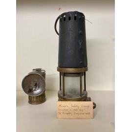 Miner's safety lamp