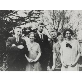 Alley family: Six of the seven siblings together in New Zealand, 1925
