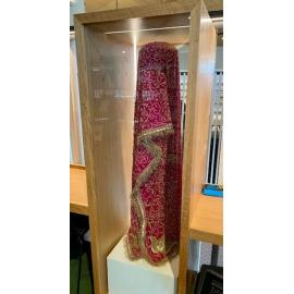 Archna Tandon and her dupatta (shawl)