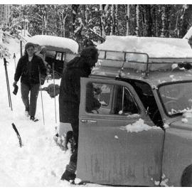 Snowfall at Craigieburn carpark