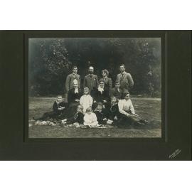 The Deans family, 1900