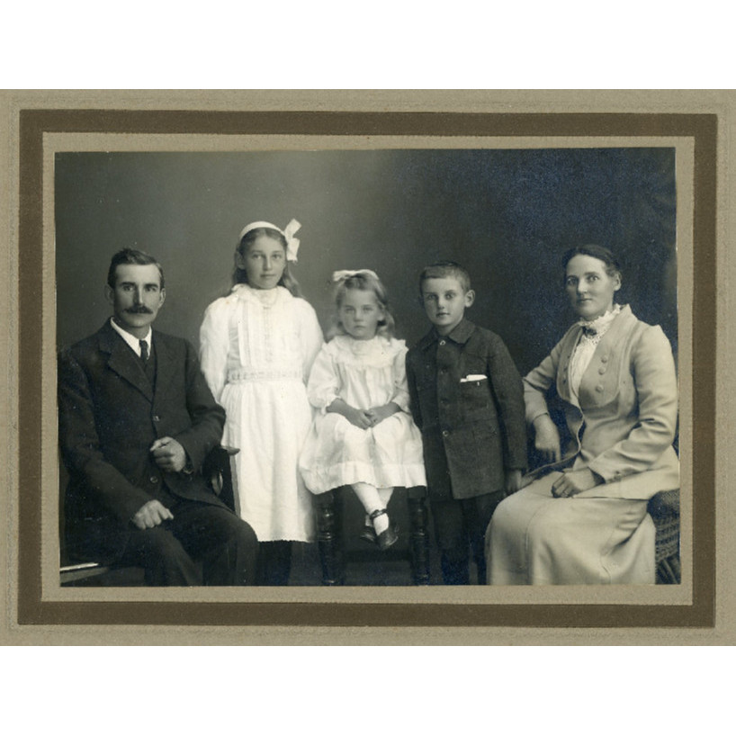 The Pearson family of Tai Tapu c1912