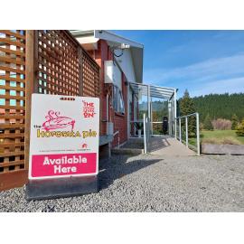 Hororāta Pie signage