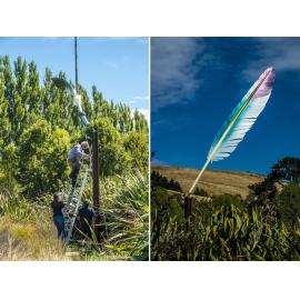 Installation of the sculpture Kōtare by Neil Dawson in the Tai Tapu Sculpture Garden
