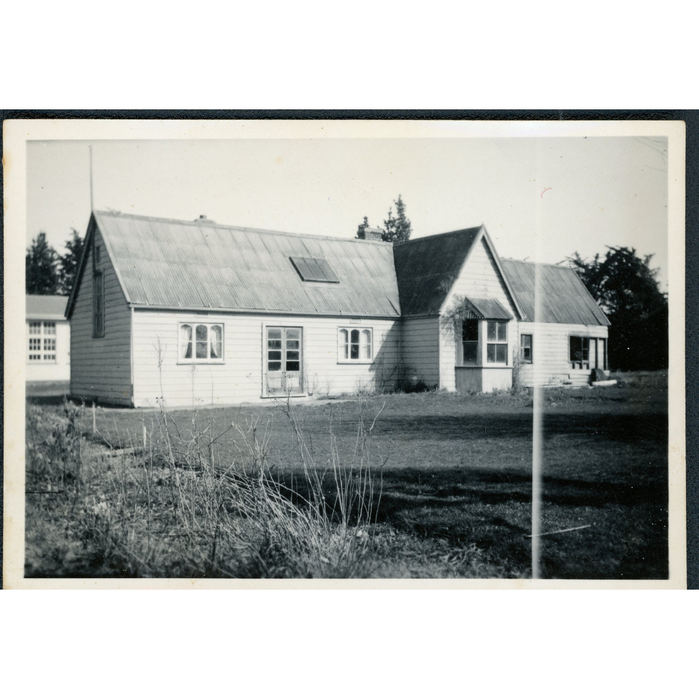 Burnham School building moves to become Courtenay School, 1956
