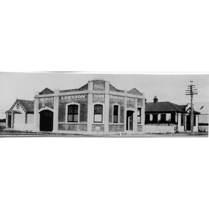 Leeston Library