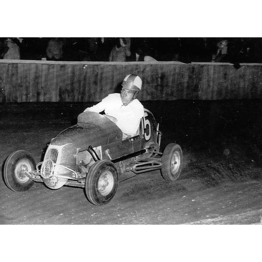 Midget Car Racing in Ellesmere