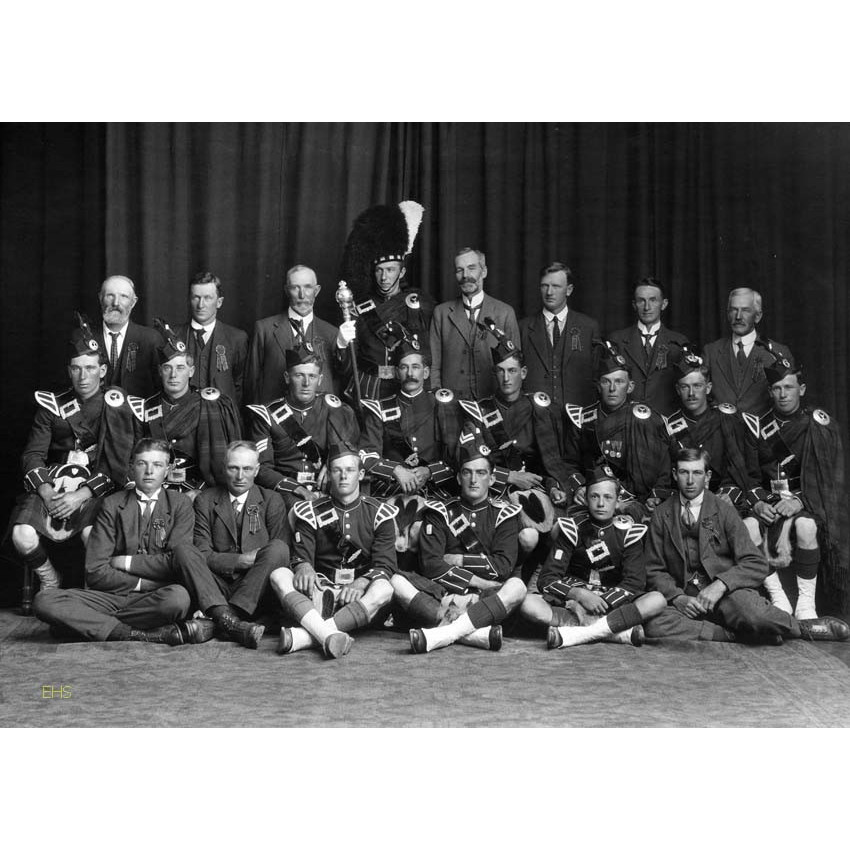 Ellesmere Highland Pipe Band (Early Days)