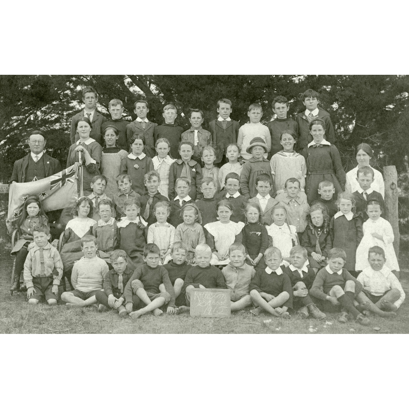 Te Ahi Kaikōmako Rolleston School  Year 8 School Leaders Exhibition