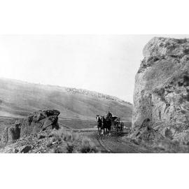 West Coast Road, Coach at Parapet Rock