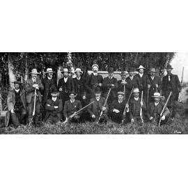 Pyne Gold Medal shooting competition, Hon. Secretary and competitors