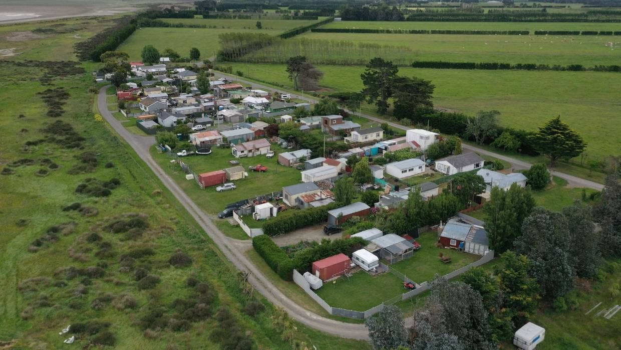 Photo by Chris Skelton for Stuff. https://www.stuff.co.nz/the-press/news/130577511/in-a-tiny-lakeside-village-the-clock-is-ticking-for-residents-to-vacate-before-its-demolished